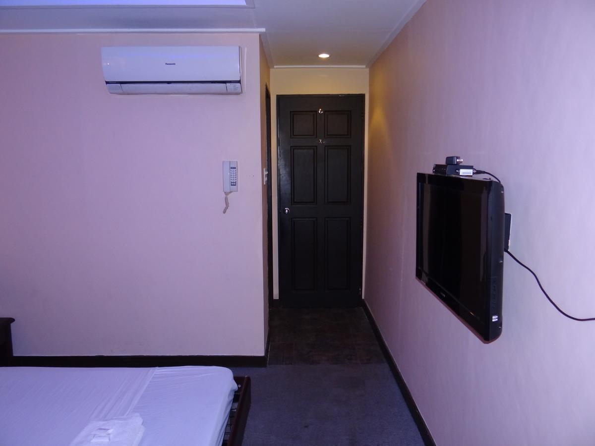 Elegance Guesthouse Pasay Exterior photo